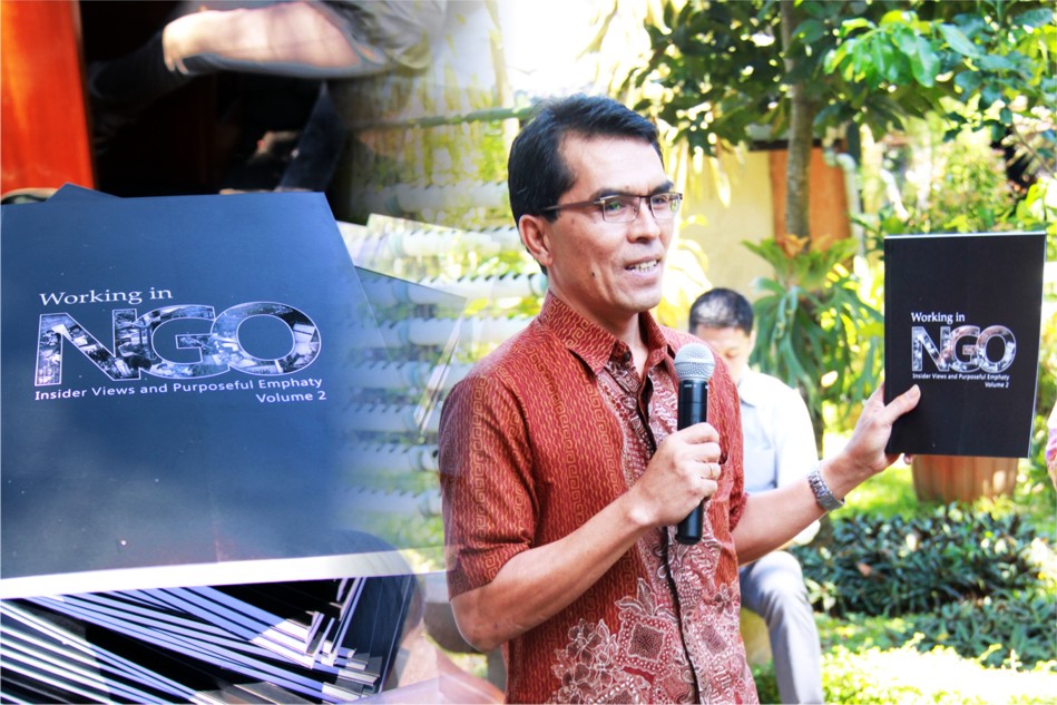 Peluncuran Buku Working In NGO, Insider Views and Purposeful Emphaty Volume 2